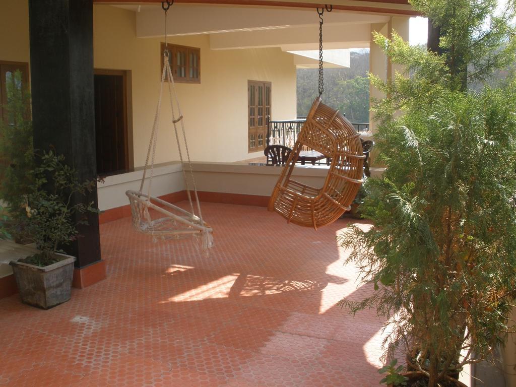 Jungle Palace Homestay Thekkady Extérieur photo