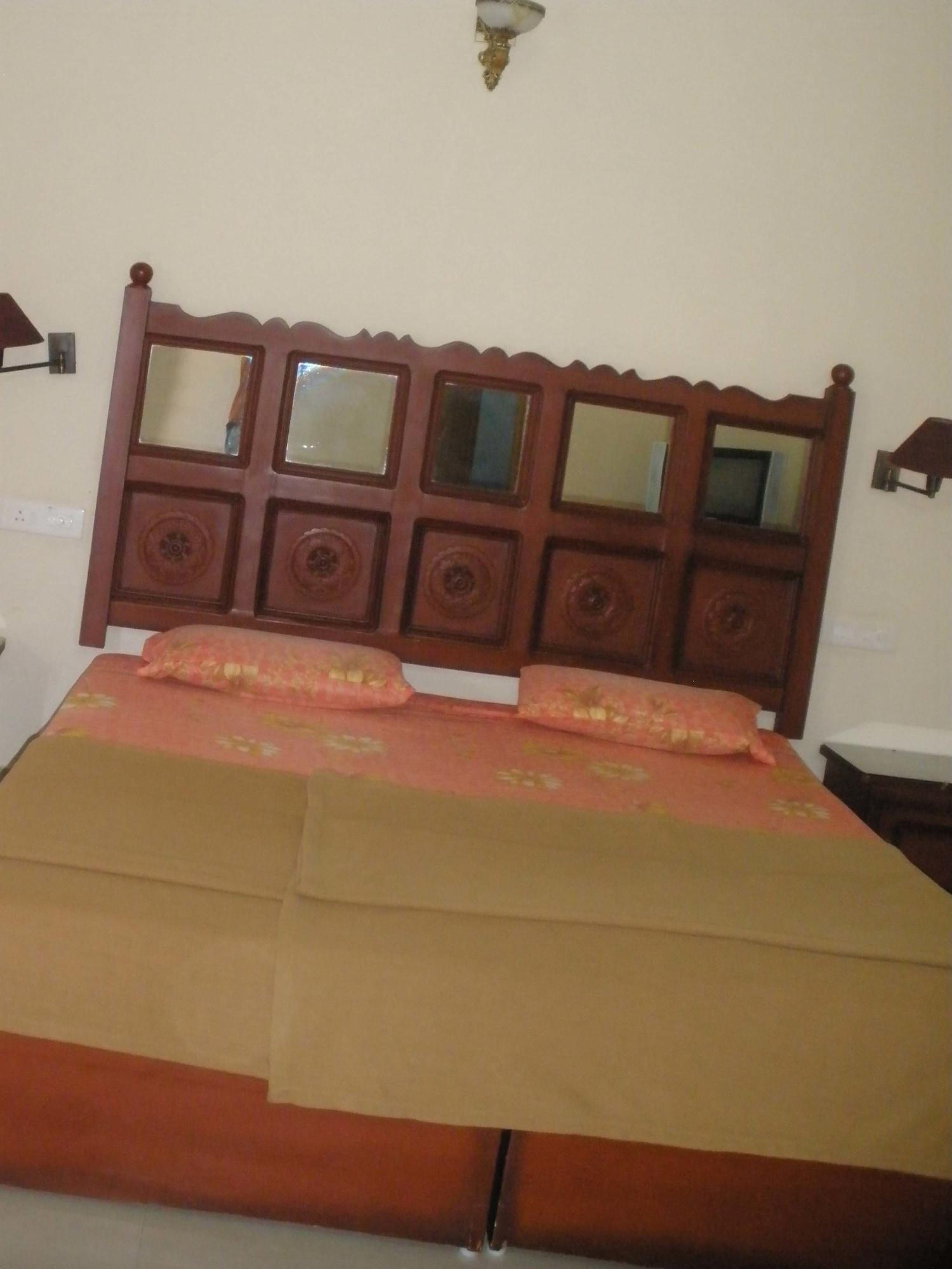Jungle Palace Homestay Thekkady Extérieur photo