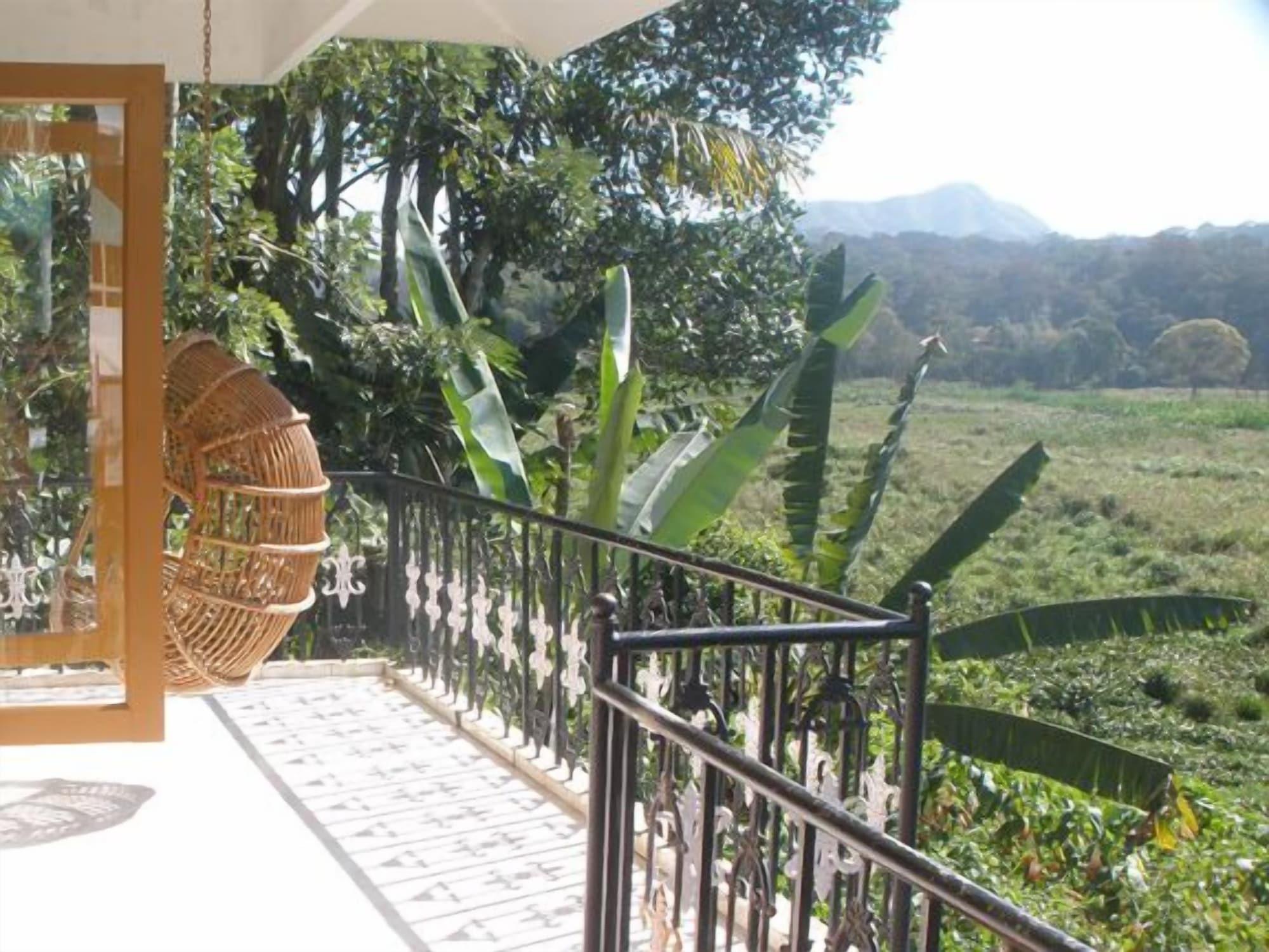 Jungle Palace Homestay Thekkady Extérieur photo