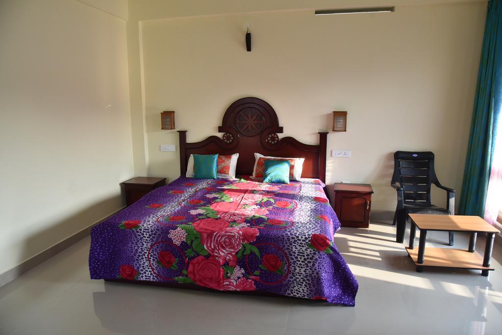 Jungle Palace Homestay Thekkady Extérieur photo